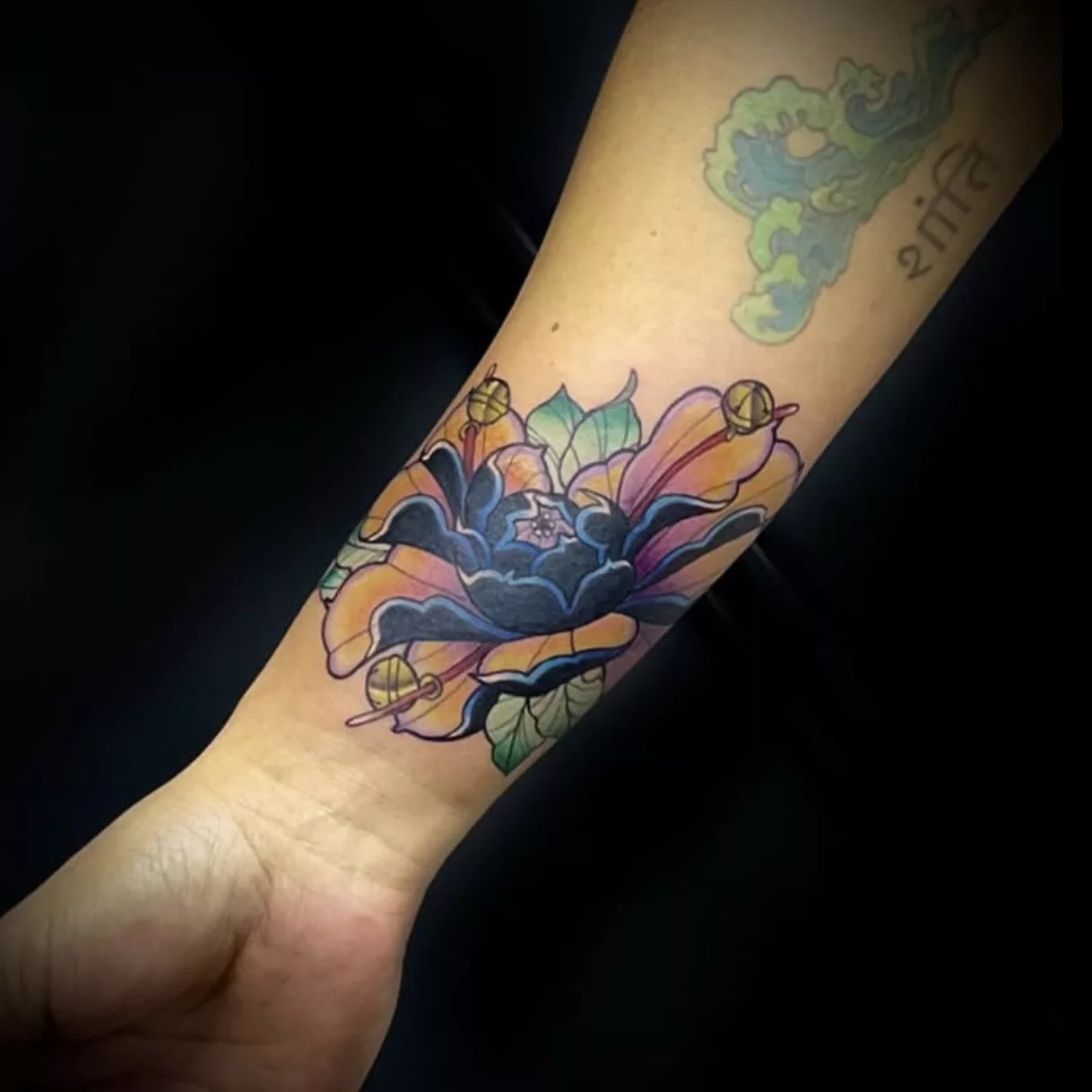 Illustration pour &laquo; Tatoueur minimaliste &agrave; Grenoble : petit tatouage, grande pr&eacute;cision &raquo; au Studio Pixel &agrave; Grenoble