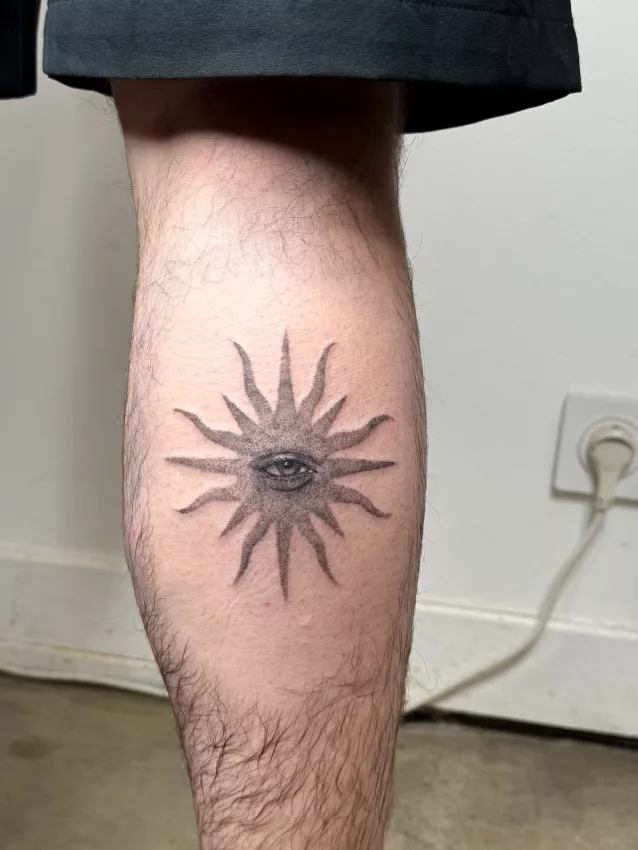 Illustration pour &laquo; Se faire tatouer &agrave; Grenoble quand on vient de Lyon, Chamb&eacute;ry ou Valence &raquo; au Studio Pixel &agrave; Grenoble