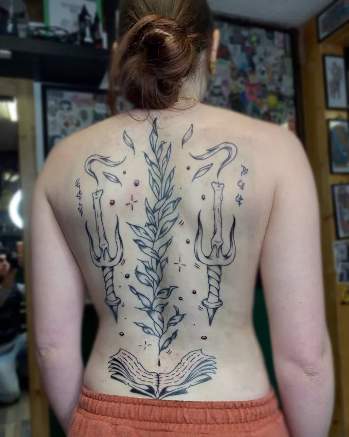 Illustration pour &laquo; Composition tattoo : placement, mouvement, lisibilit&eacute; sur le corps &raquo; au Studio Pixel &agrave; Grenoble