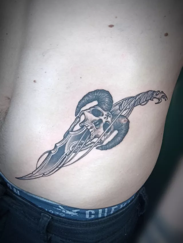 Illustration pour &laquo; Se faire tatouer &agrave; Grenoble quand on vient de Lyon, Chamb&eacute;ry ou Valence &raquo; au Studio Pixel &agrave; Grenoble